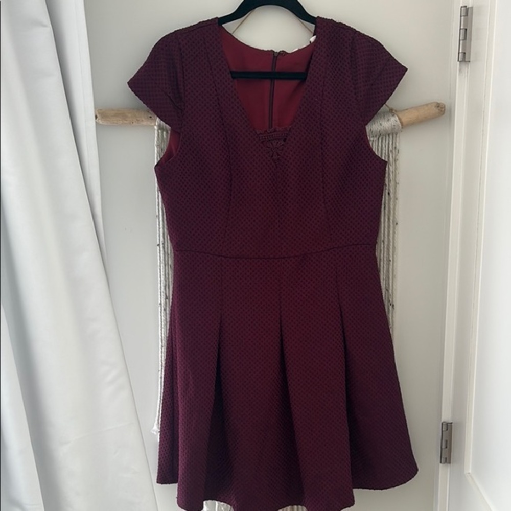 NWT DARLING | Eden Dress, wine burgundy color, Cap Sleeve Textured Dress, sz 14